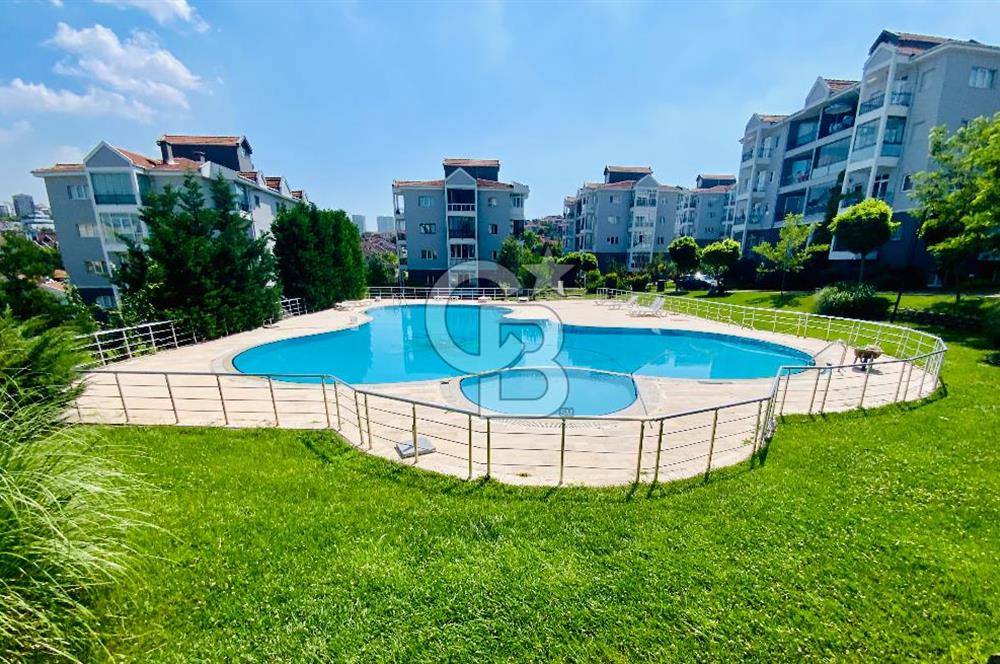 Bahçeşehir Boğazköyde Yeşillikler İçerisinde 3+1 Satılık Daire