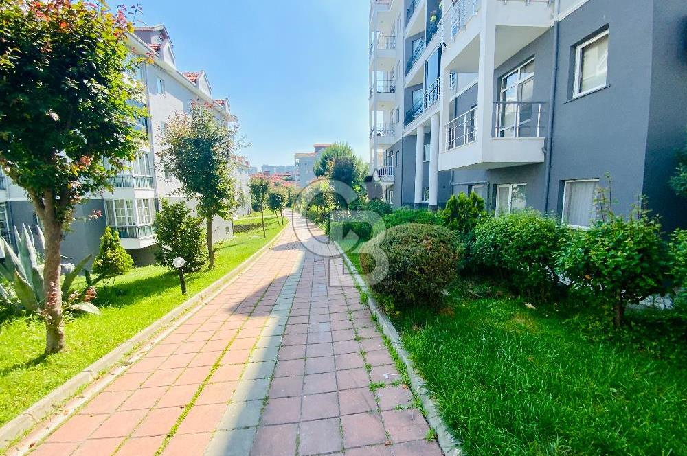 Bahçeşehir Boğazköyde Yeşillikler İçerisinde 3+1 Satılık Daire