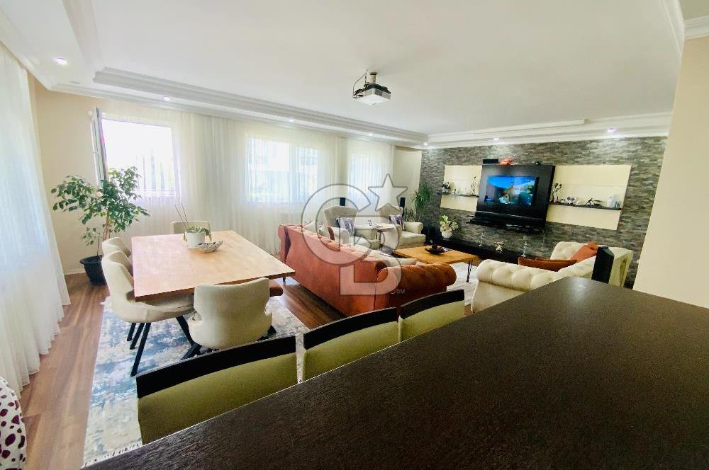 Bahçeşehir Boğazköyde Yeşillikler İçerisinde 3+1 Satılık Daire