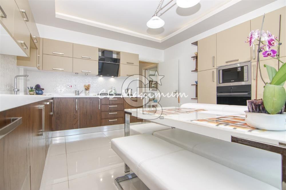 KIBRIS GİRNE EDREMİT TE 620 M2 ARSA İÇİNDE 4+1 DENİZ MANZARALI HAVUZLU ÇOK ÖZEL VİLLA