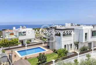 KIBRIS GİRNE EDREMİT TE 620 M2 ARSA İÇİNDE 4+1 DENİZ MANZARALI HAVUZLU ÇOK ÖZEL VİLLA - 2 - 66305