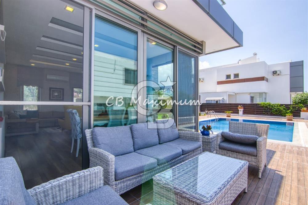 KIBRIS GİRNE EDREMİT TE 620 M2 ARSA İÇİNDE 4+1 DENİZ MANZARALI HAVUZLU ÇOK ÖZEL VİLLA