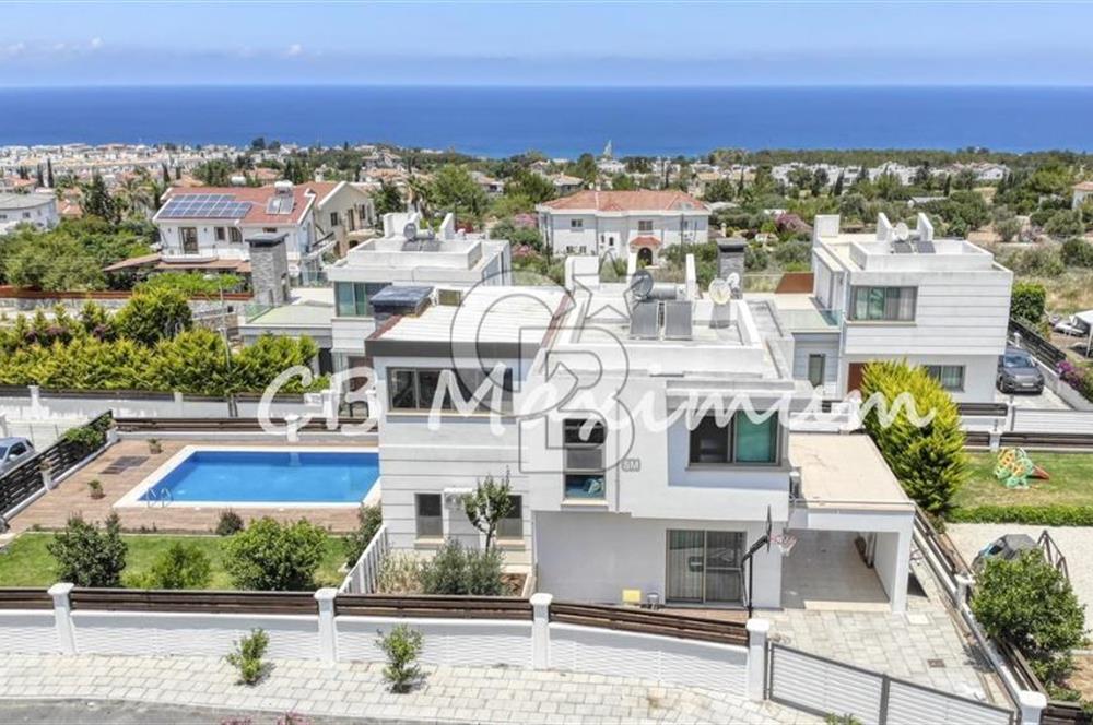 KIBRIS GİRNE EDREMİT TE 620 M2 ARSA İÇİNDE 4+1 DENİZ MANZARALI HAVUZLU ÇOK ÖZEL VİLLA